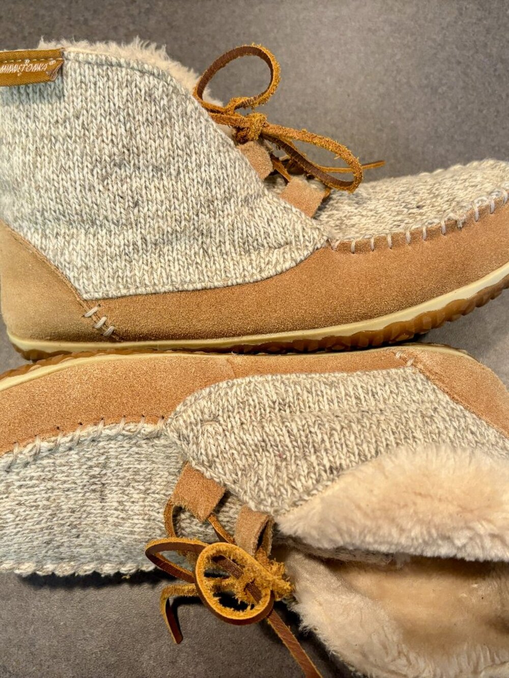 ~~Minnetonka Women's Moccasin Torrey Pile-Lined Slippers  Ankle Boots Size 7...L